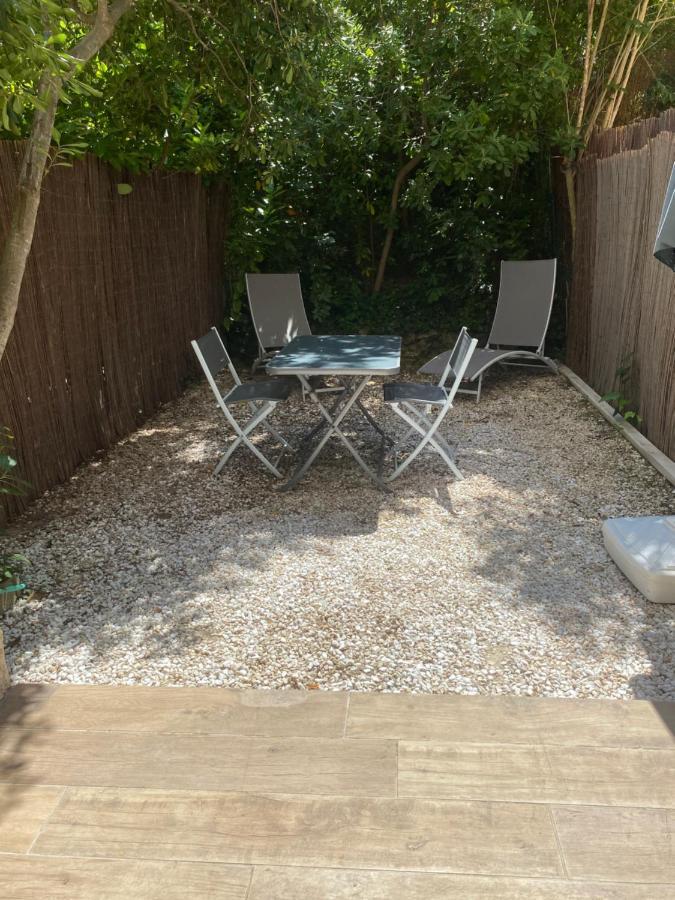 Ferienwohnung Little garden Saint-Cyr-sur-Mer Exterior foto